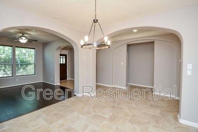 Building Photo - 3 Forest Perch Pl