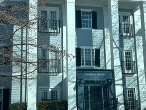 Building Photo - 12833 Tradd St