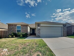Building Photo - 1712 Lanesboro Dr