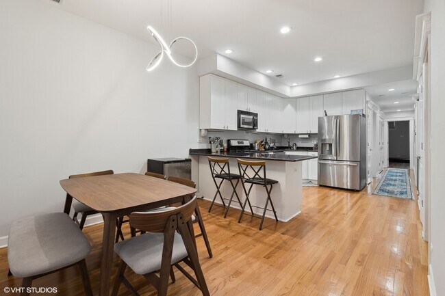 Building Photo - 2455 N Halsted St