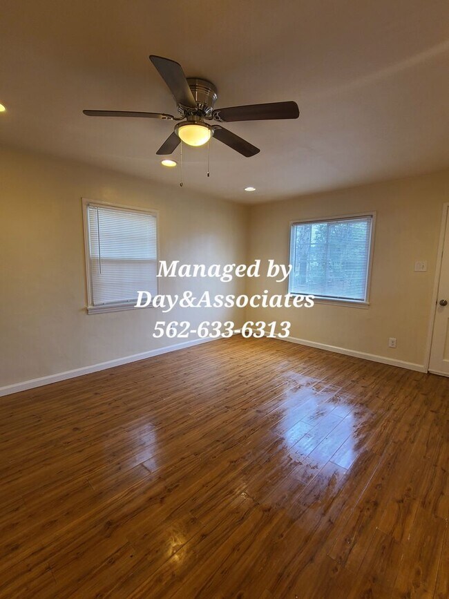 Building Photo - 1 bed 1 bath House for rent