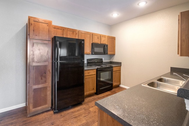 Kitchen - Reserves at Perryton