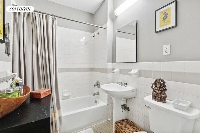 Foto del edificio - 303 Columbia St