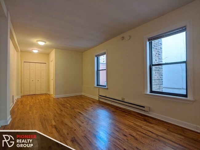 Building Photo - 1347 N Dearborn St