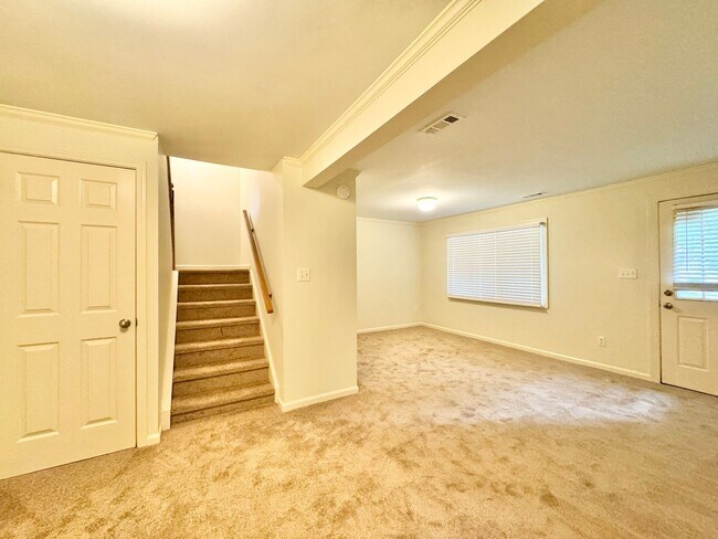 Foto del edificio - Three Story Townhome in Brittany Woods