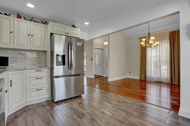 Building Photo - Charming Home with Modern Upgrades and Out...