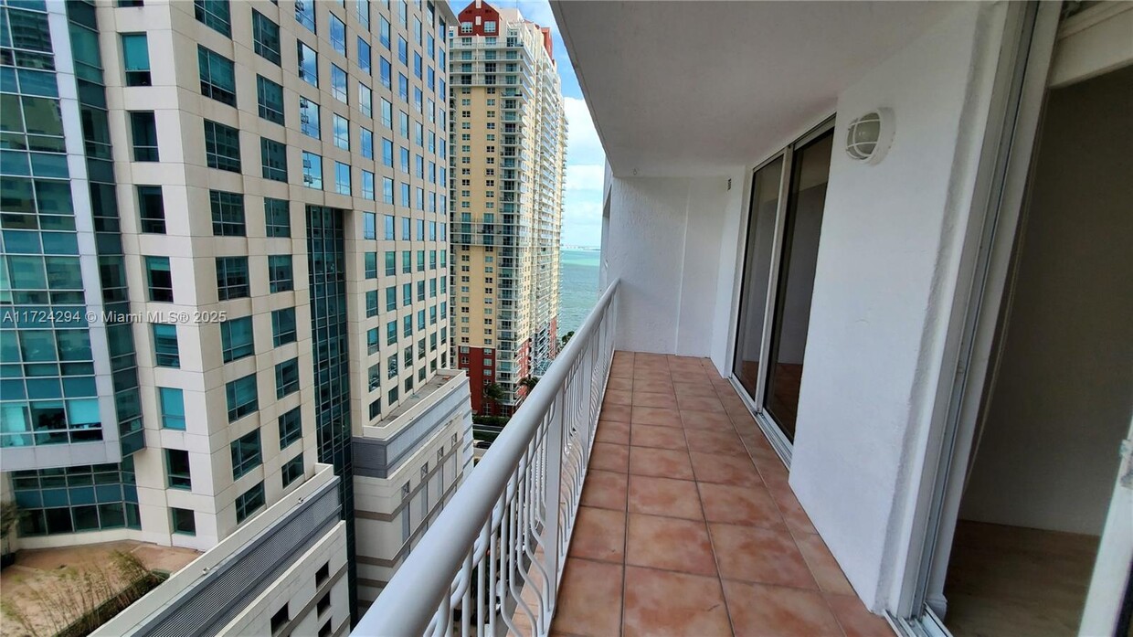 Foto principal - 1200 Brickell Bay Dr