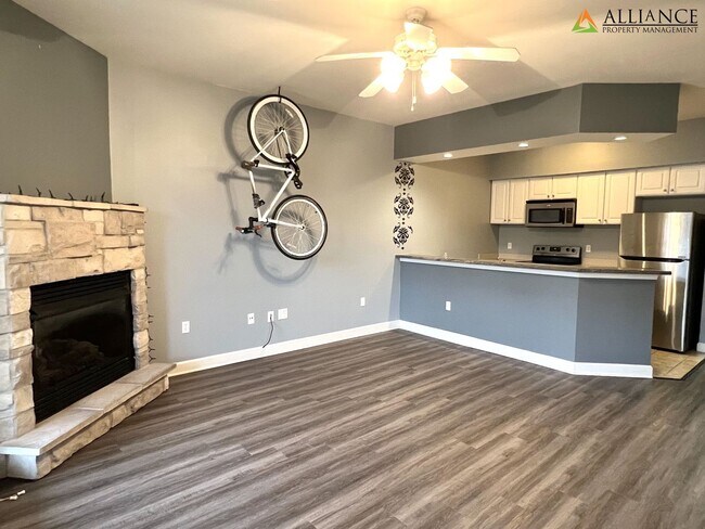 Foto del edificio - Updated 2 Bed/ 2 Bath Condo!!