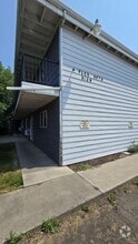 Building Photo - 3129 5th St