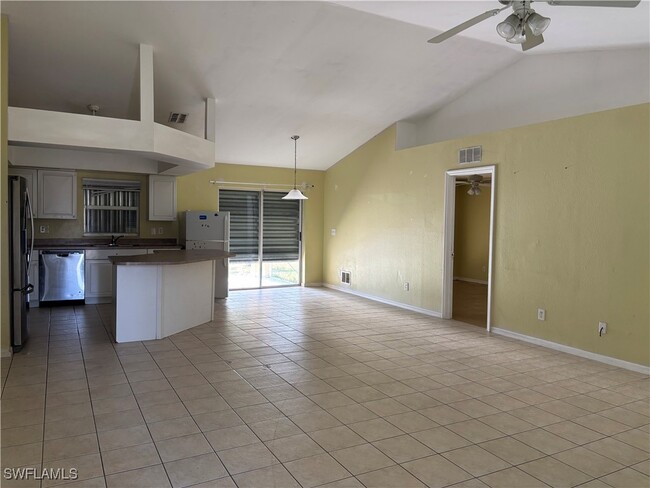 Foto del edificio - 1104 NE 36th St