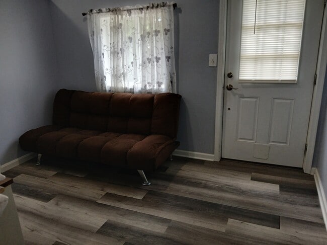Foto del edificio - 204 Southwood Rd