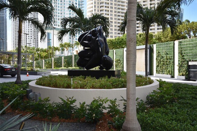 Foto del edificio - 540 Brickell Key Dr