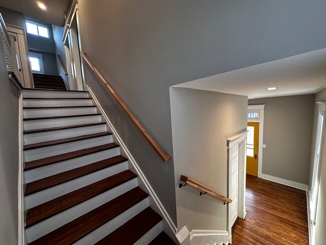 Building Photo - 226 N McNeil St