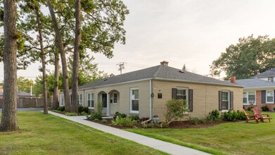 Building Photo - 41 E North Ave