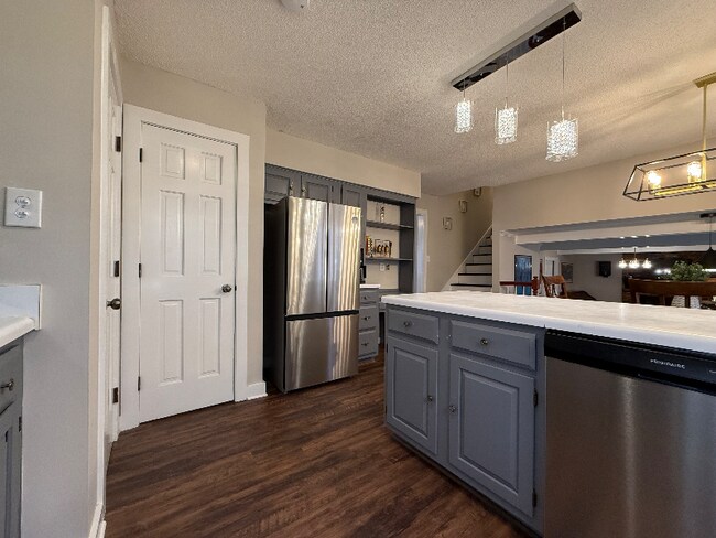 Foto del edificio - 505 Westbrook Dr