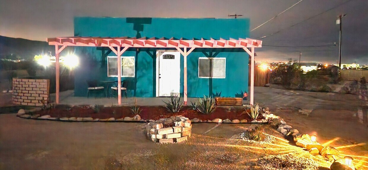 Foto principal - Sweet 1 bedroom 1 bath in 29 Palms