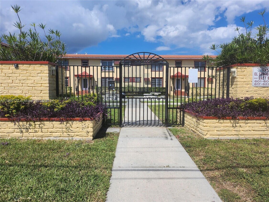 Primary Photo - 629 SW 11th St