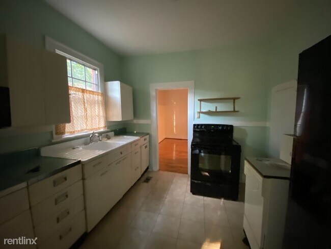 Building Photo - 2 br, 1 bath House - 404 N Van Buren St