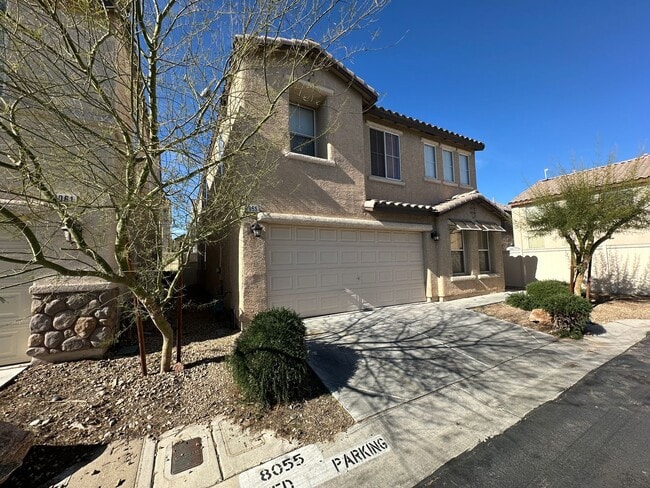 Building Photo - PINECREST