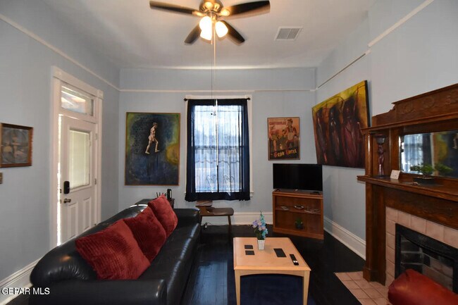 Foto del edificio - 1214 N Kansas St
