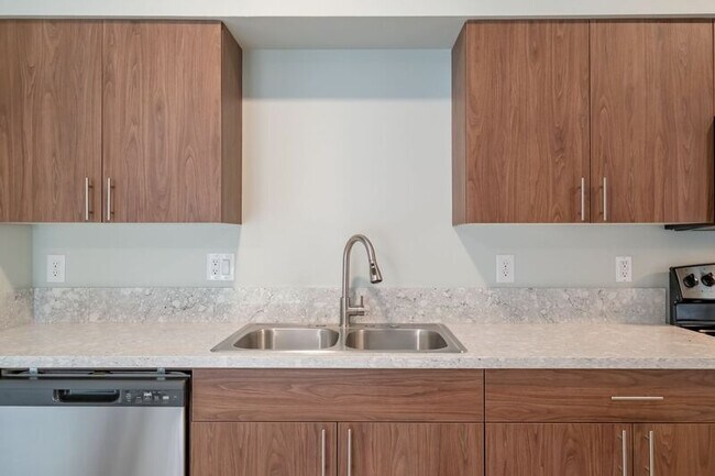 Foto del edificio - 13001 S Crompton Lane