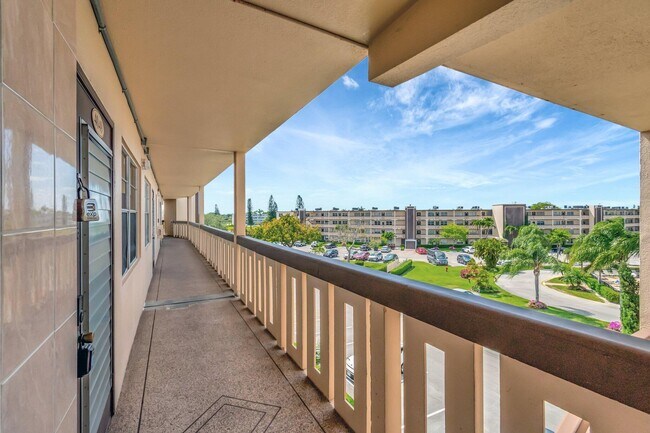 Building Photo - 4049 Wolverton C
