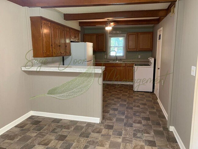 Foto del edificio - DESIRABLE RAYTOWN LOCATION!!!