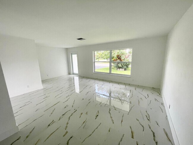 Foto del edificio - 6606 NW 95th Ave