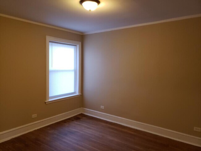 Foto del edificio - 6607 S Greenwood Ave