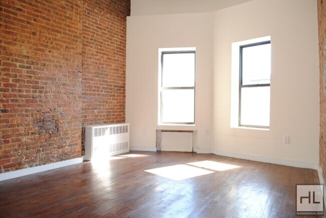 Building Photo - BEDFORD AVENUE / Studio / Crown Heights