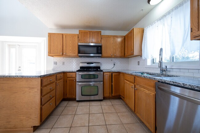 Foto del edificio - 1383 Sage Ln