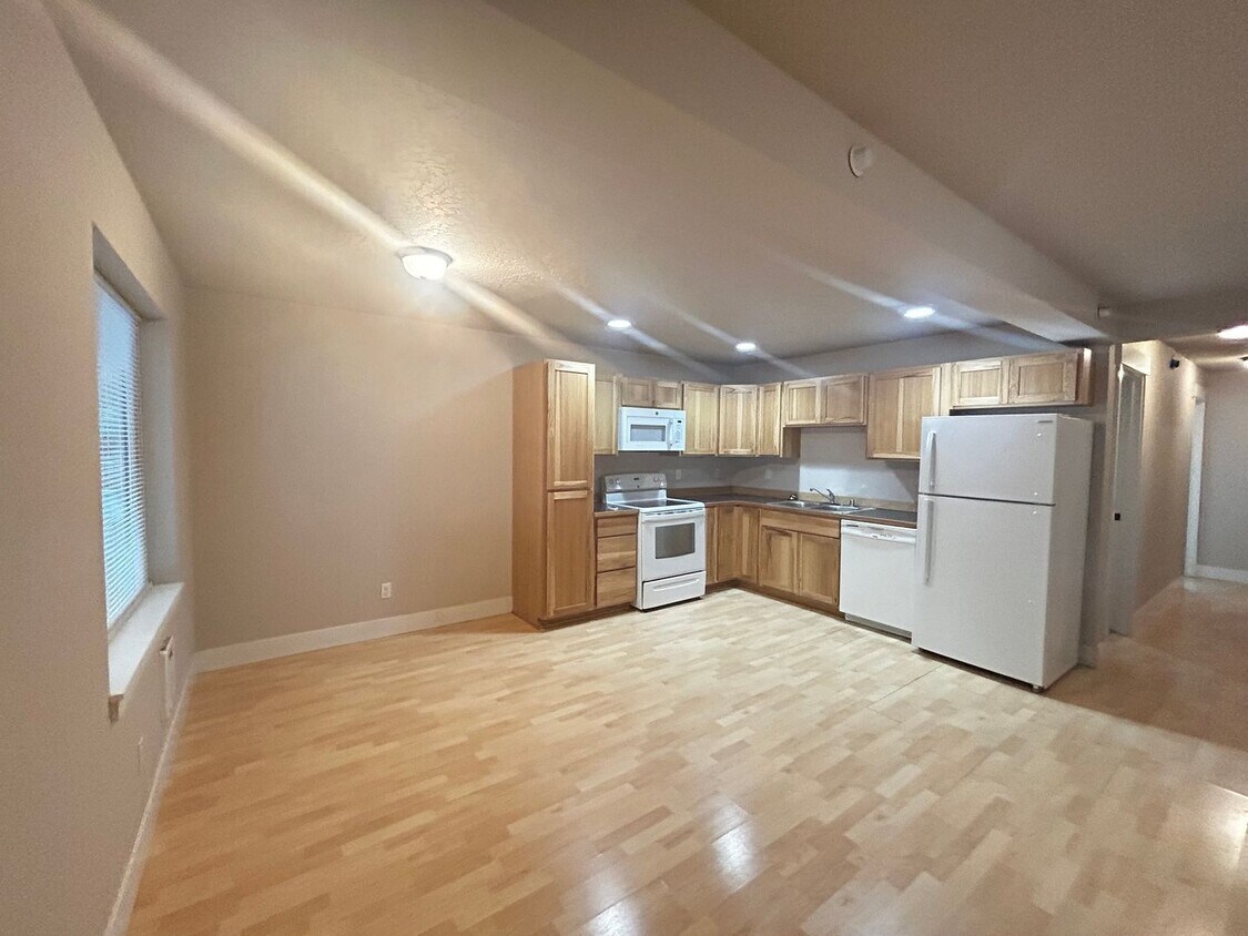 Primary Photo - 17-21 5th St