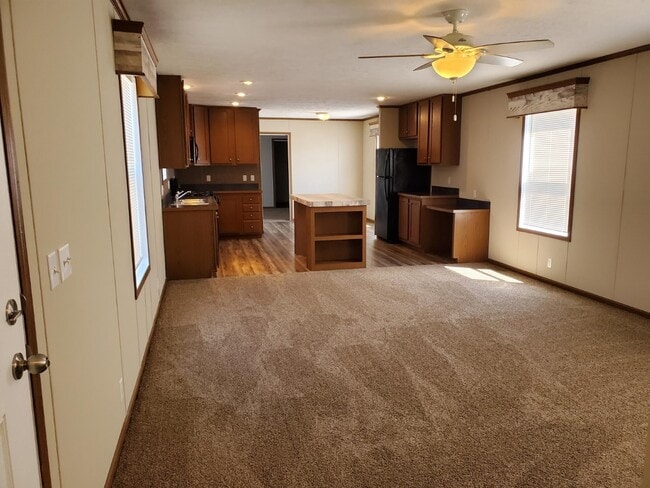 Building Photo - 100 Quail Ct