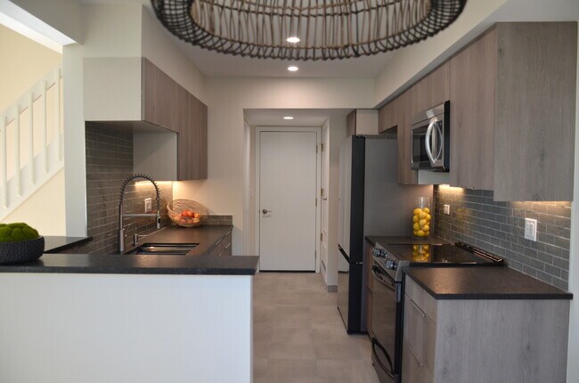 Foto del edificio - 1218 N Knollwood Dr