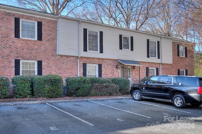 Foto del edificio - 5927 Quail Hollow Rd