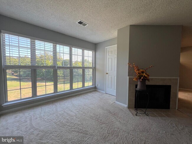 Foto del edificio - 12100 Greenway Ct