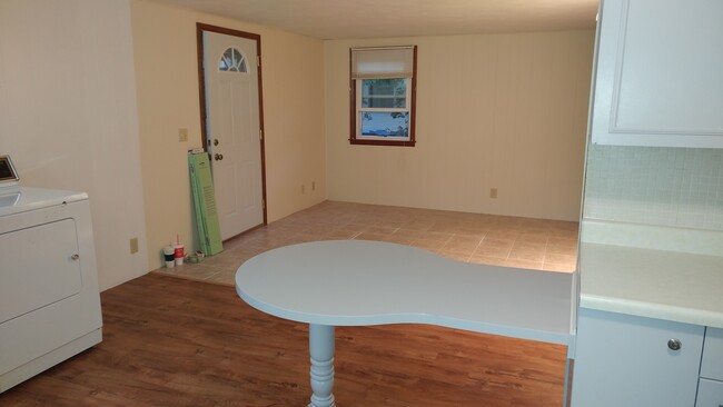 Dining room - 307 E Cherry St