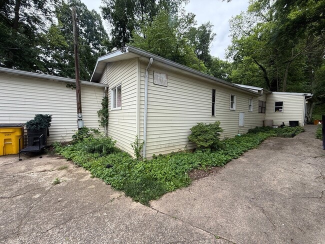 Building Photo - 442 Gardners Ln