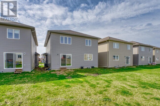 Building Photo - 7 Millcreek Dr