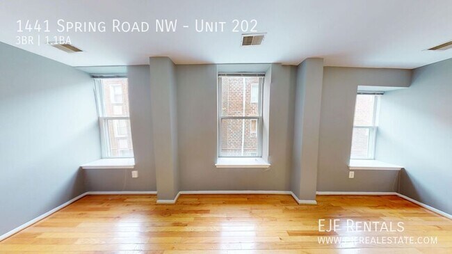 Foto del edificio - 1441 Spring Rd NW