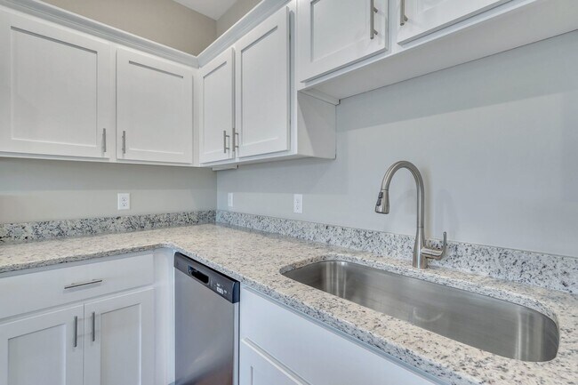 Foto del edificio - 102 Skye Dr