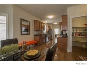 Building Photo - 6892 Solomon Dr