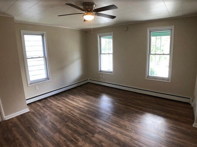 Building Photo - 1022 Chartiers Ave