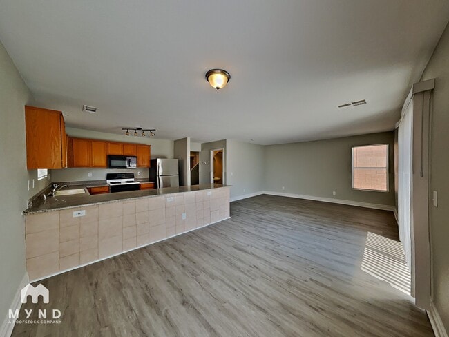 Building Photo - 6271 Stone Hollow Ave