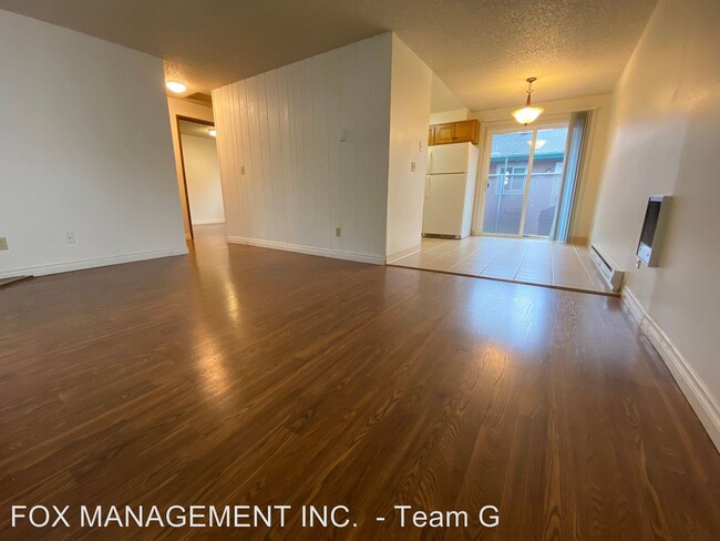 Building Photo - 4923-4925 SE 66th Ave