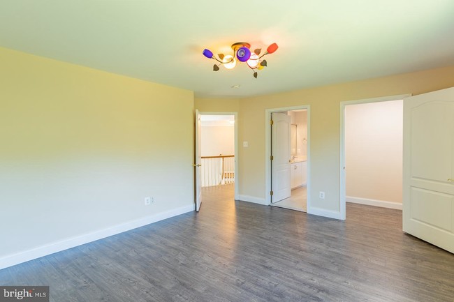 Foto del edificio - 264 Rivercrest Dr