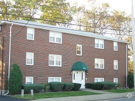 Building Photo - 565-585 Sea St
