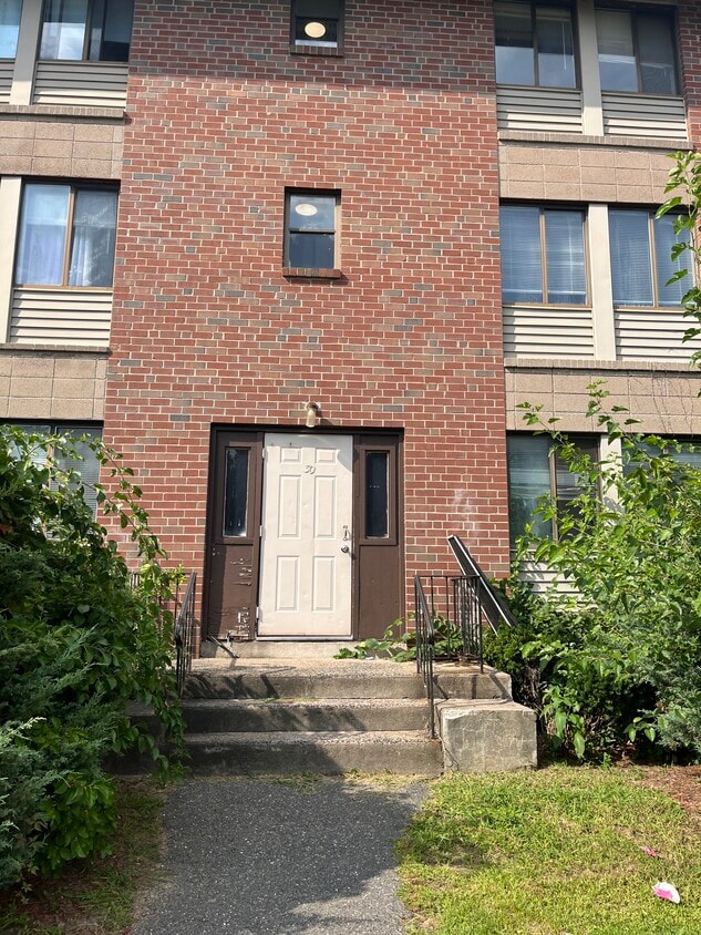 Building Photo - 20 Henderson Dr