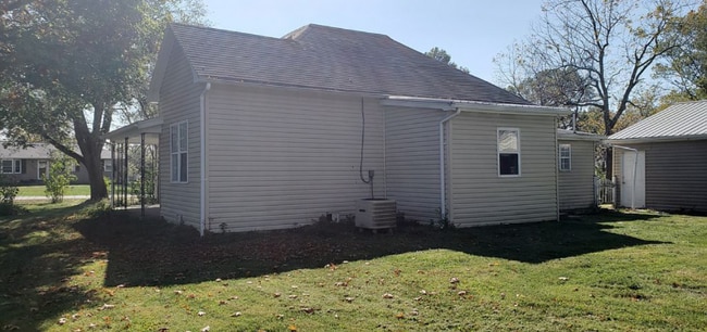 Foto del edificio - 505 W Hwy B