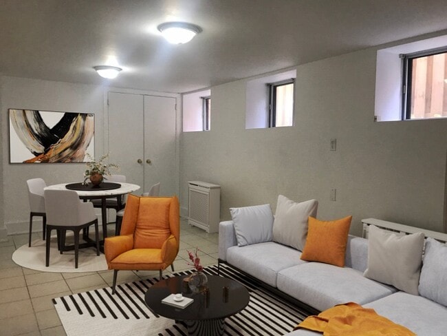 Building Photo - 30 Rowanwood Av